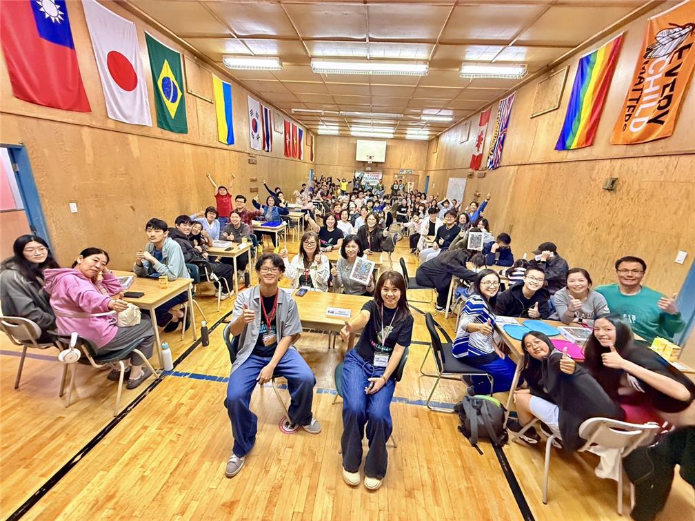 FASCA Vancouver members took on the challenge in groups, assembling a 500-piece puzzle of Taiwan step by step amid laughter, discussion, and teamwork.