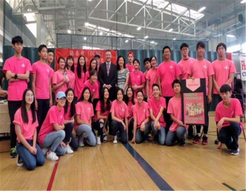 FASCA學員參加比弗頓國際文化節，以廟會文化為主題擺攤