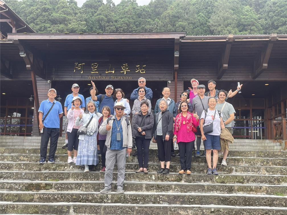 僑民熱情參與114年十月慶典僑胞旅遊活動