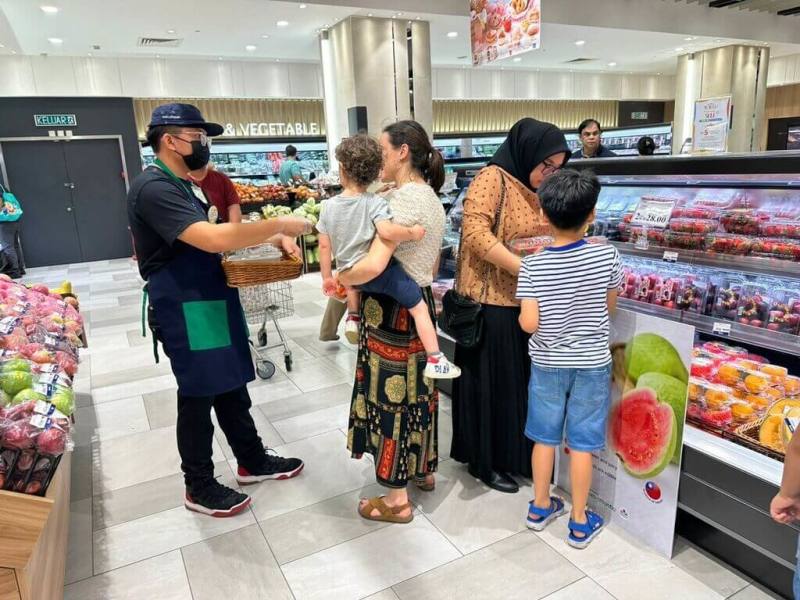 高雄農產拓展外銷市場 首次插旗馬來西亞QRA超市