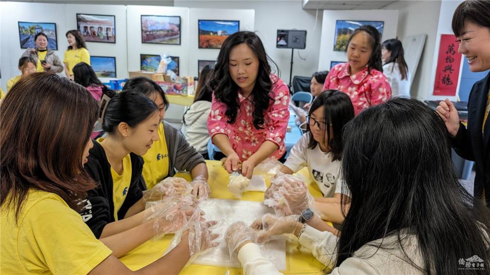 FASCA-OC students getting hands-on with Hakka mochi making.
