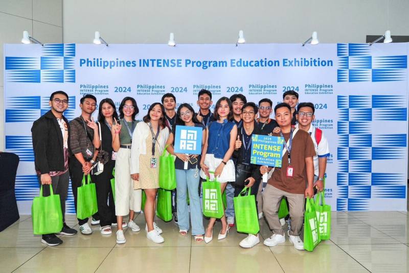教育部委託崑山科技大學在菲律賓成立海外基地，4月30日在馬尼拉舉行「國際產業人才教育專班」教育展，向國際學生招手。（駐菲代表處提供）