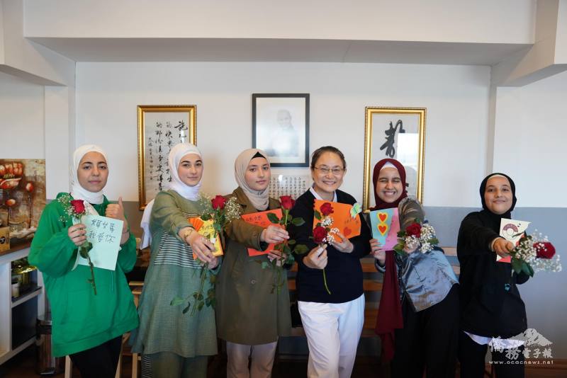 滿納海中文班的學生們於5月5日下午舉辦場感恩活動，向母親們表達謝意，紀念她們的偉大與無私