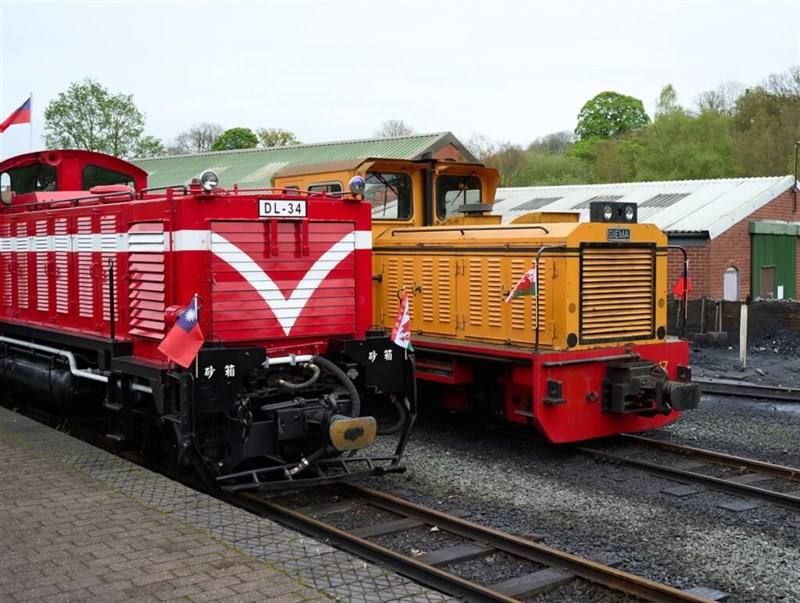The DL-34 locomotive (left) at the launch ceremony in Wales on Saturday. Photo courtesy of William Bickers-Jones